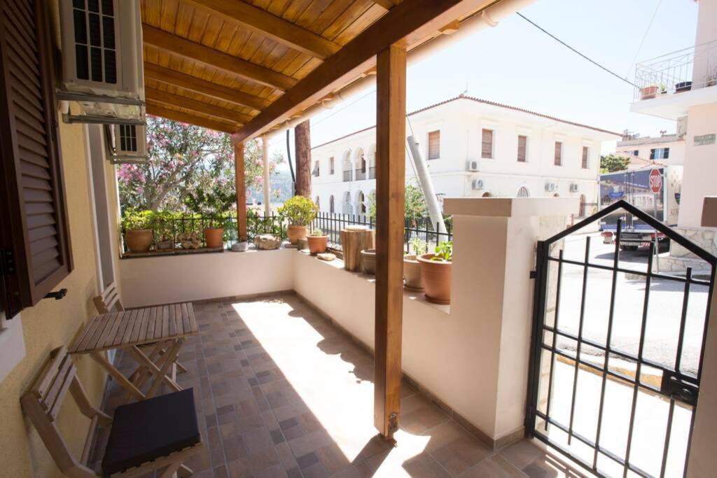 הוילה Kostas' House Argostoli מראה חיצוני תמונה